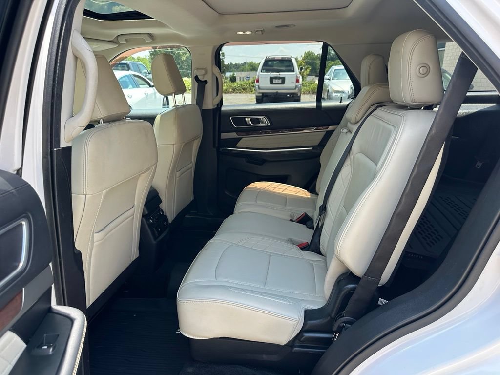 Used 2018 Ford Explorer Platinum AWD/4WD image 27