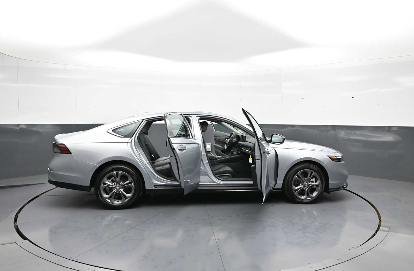 Used 2025 Honda Accord EX-L image 41