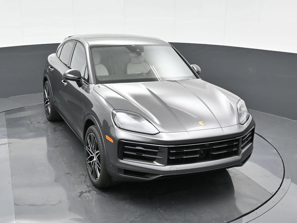 Certified 2025 Porsche Cayenne Coupe AWD/4WD image 32