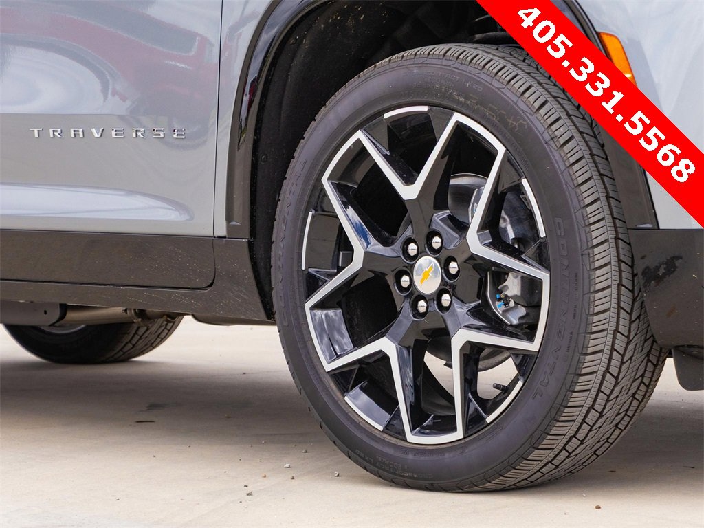 New 2025 Chevrolet Traverse High Country image 2
