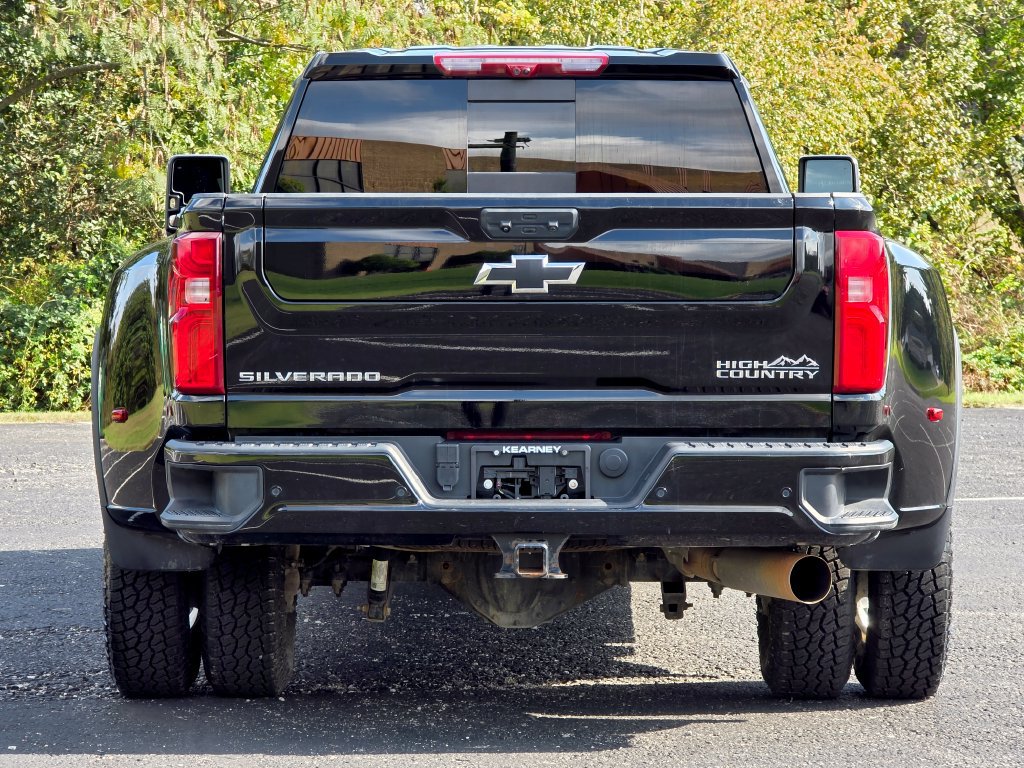 Used 2025 Chevrolet Silverado 3500 High Country w/ High Country Premium Package AWD/4WD image 6