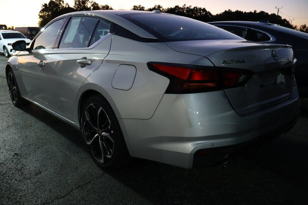 Used 2024 Nissan Altima 2.5 SR FWD image 4
