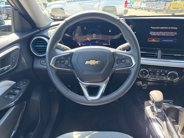 Used 2025 Chevrolet Trax LT w/ LT Convenience Package FWD image 11