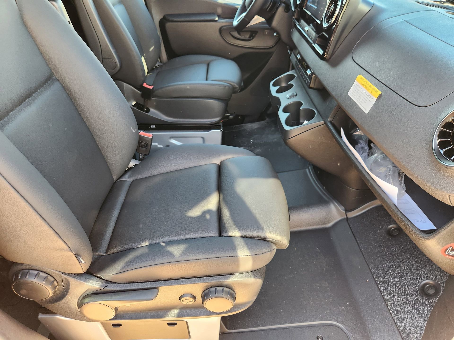 New 2025 Mercedes-Benz Sprinter 2500 image 3