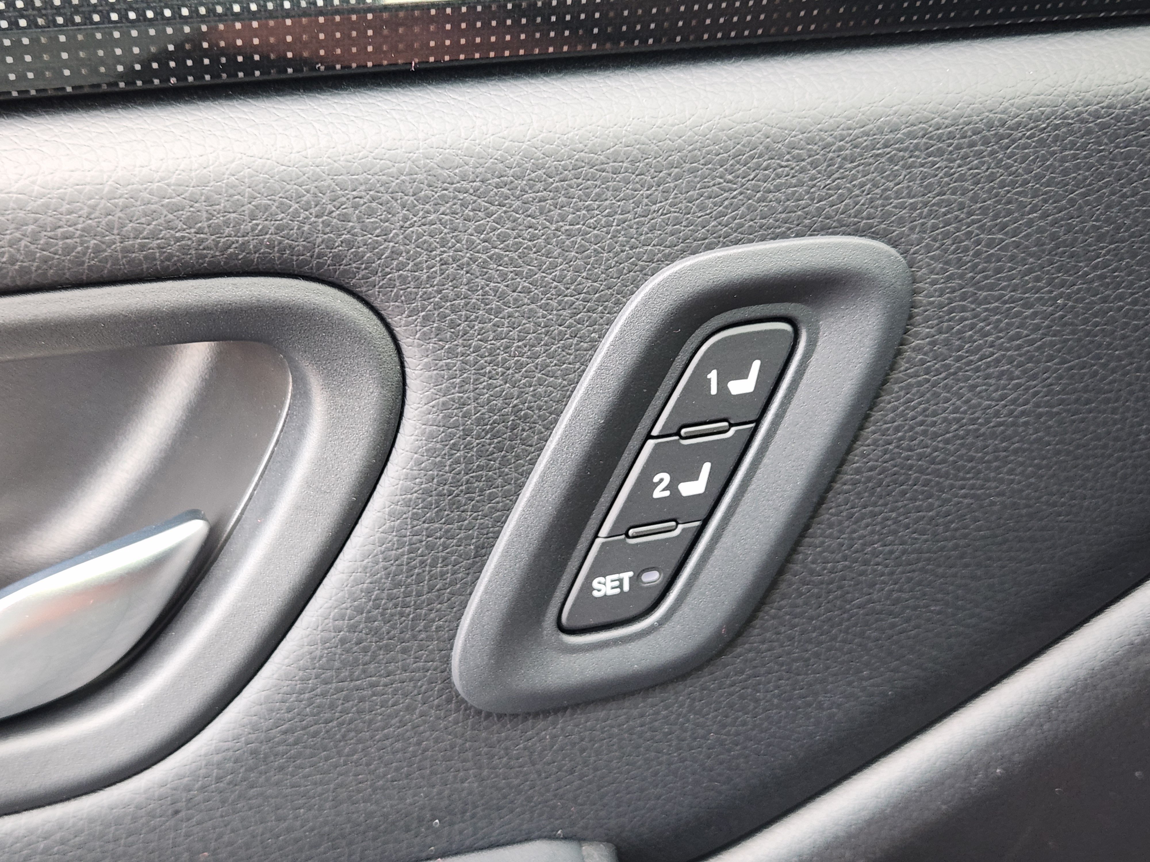 Used 2025 Honda Pilot Black Edition image 20