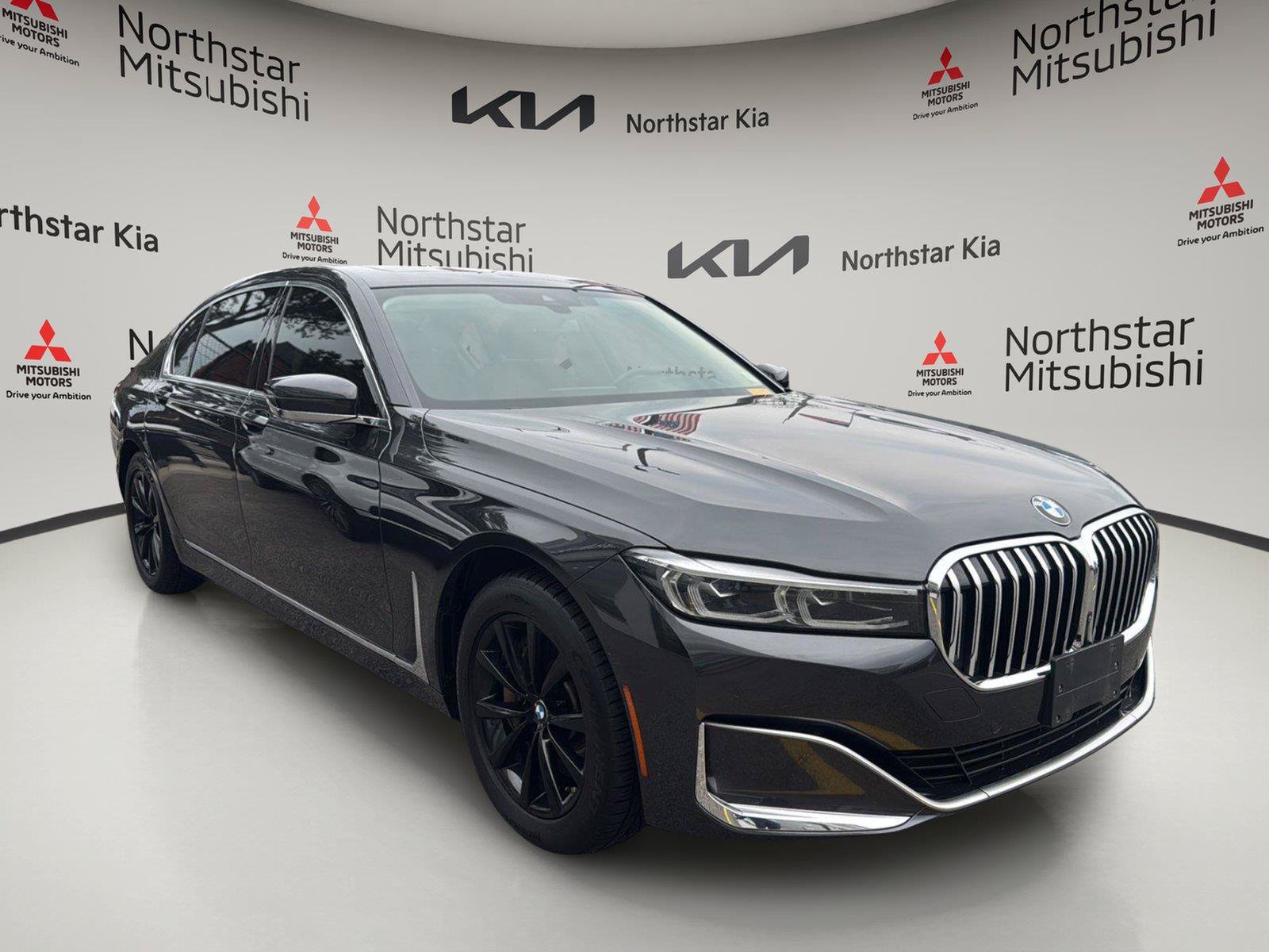 Used 2021 BMW 745e xDrive w/ Luxury Rear Seating Package AWD/4WD image 7