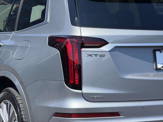 Used 2025 Cadillac XT6 Premium Luxury AWD/4WD image 13