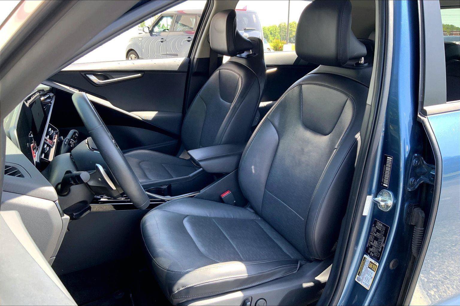 Used 2023 Kia Niro SX Touring FWD image 23