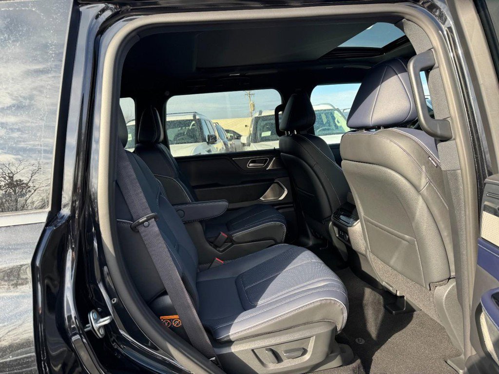 New 2026 INFINITI QX80 4WD image 5