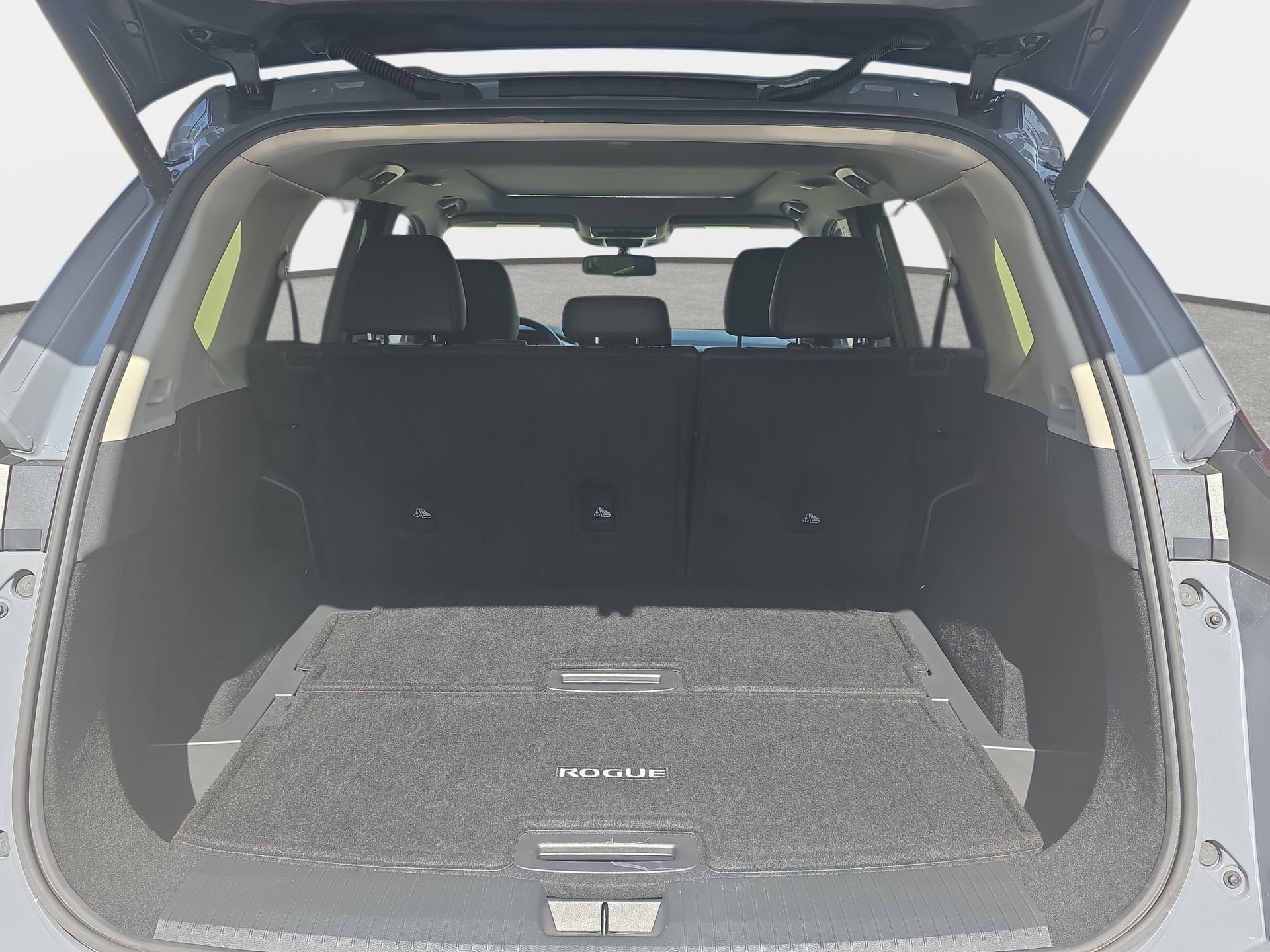 Used 2024 Nissan Rogue Platinum w/ Platinum Premium Package FWD image 12