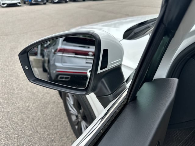 Certified 2023 Volkswagen Tiguan SE w/ Panoramic Sunroof Package AWD/4WD image 15