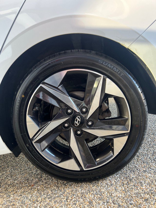 Used 2021 Hyundai Elantra Limited image 31