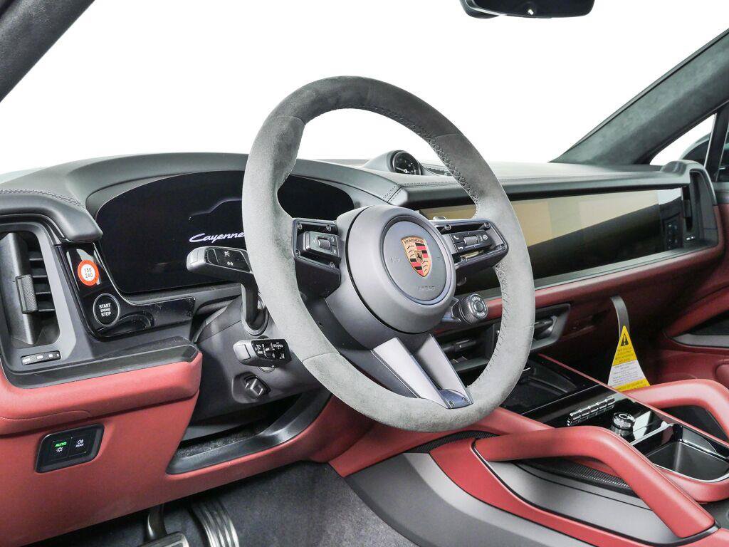 New 2026 Porsche Cayenne GTS AWD/4WD image 4