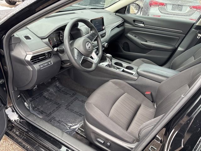 Used 2025 Nissan Altima 2.5 SV image 10