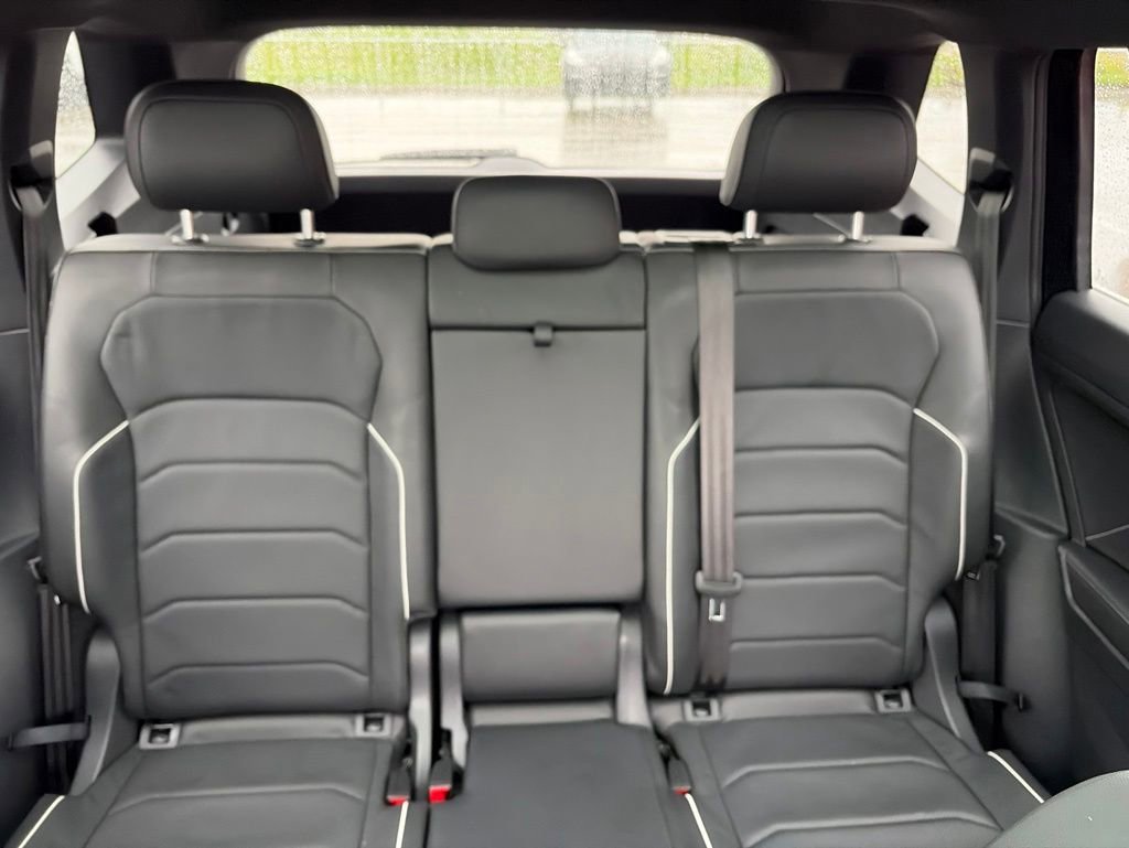 Used 2022 Volkswagen Tiguan SEL R-Line AWD/4WD image 18