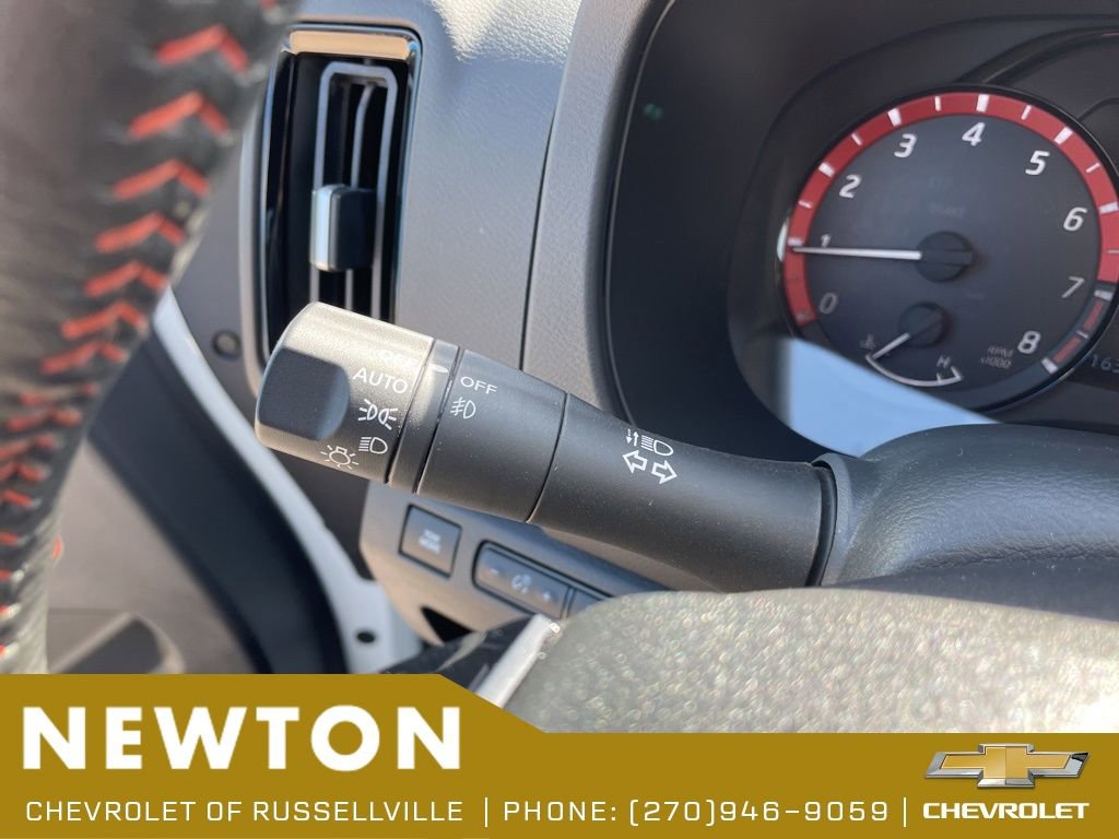 Used 2025 Nissan Frontier PRO-4X AWD/4WD image 15