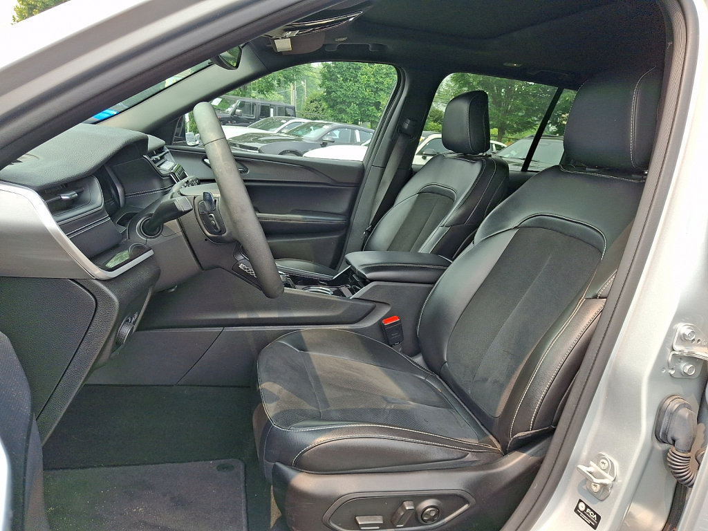 Certified 2023 Jeep Grand Cherokee Altitude AWD/4WD image 24