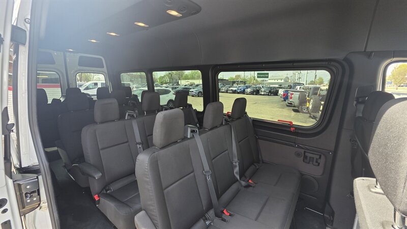 Used 2025 Mercedes-Benz Sprinter 2500 image 25