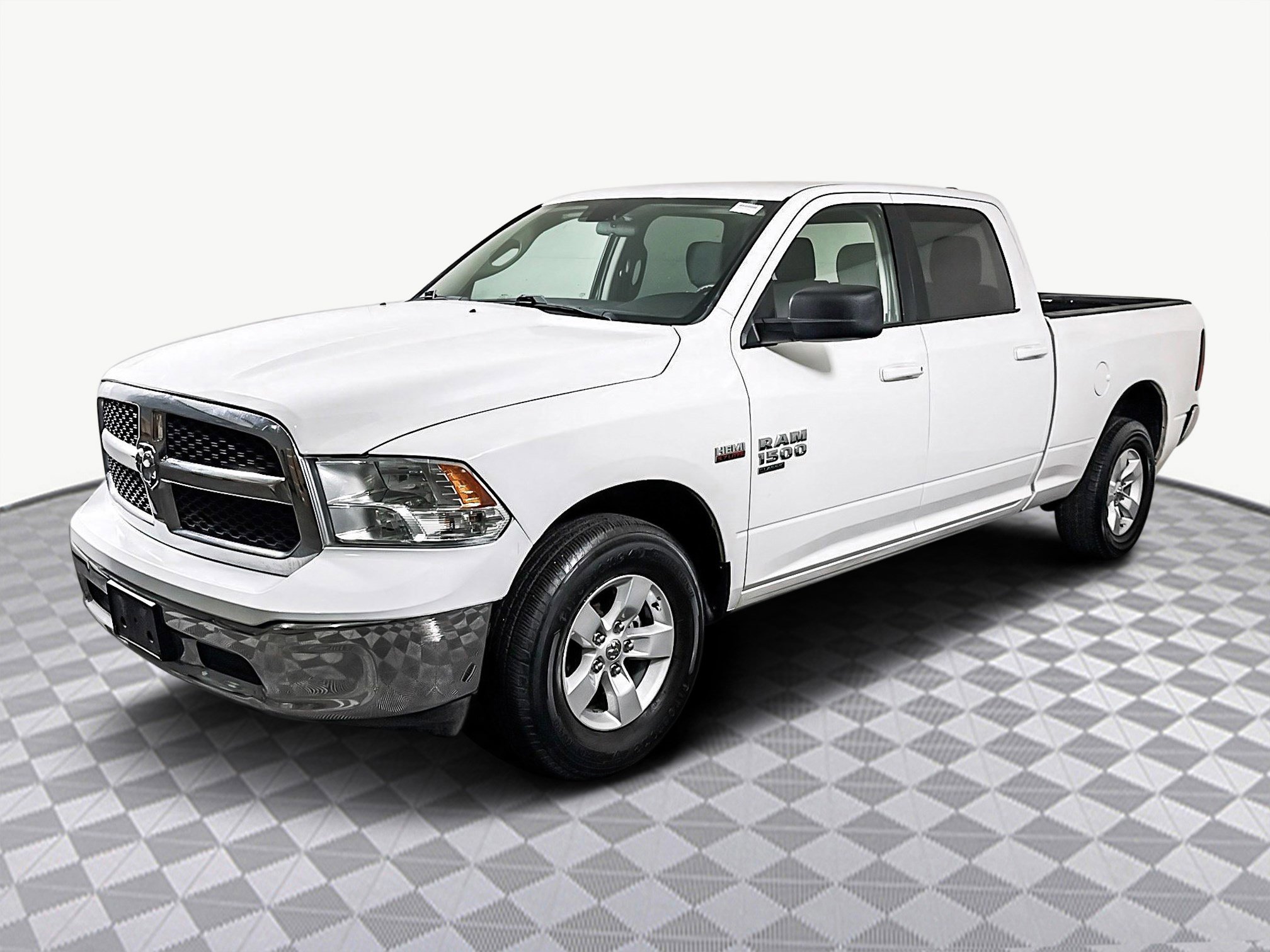 Used 2021 RAM 1500 Classic SLT image 4