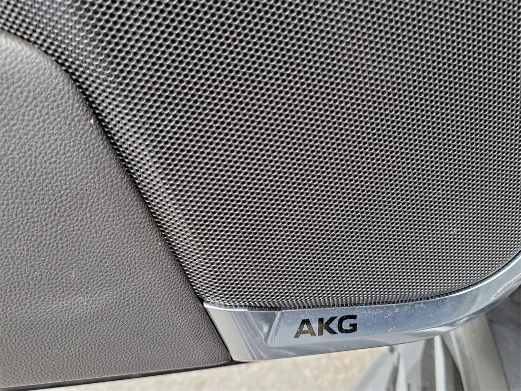 Certified 2024 Cadillac Escalade Premium Luxury w/ Performance Package image 24