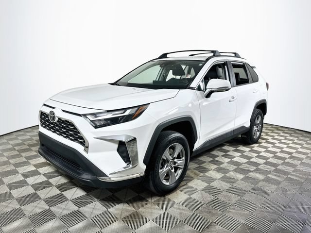 Used 2022 Toyota RAV4 XLE w/ Convenience Package FWD image 7