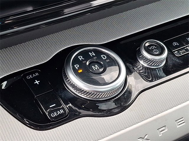 Used 2025 Ford Expedition Active image 15