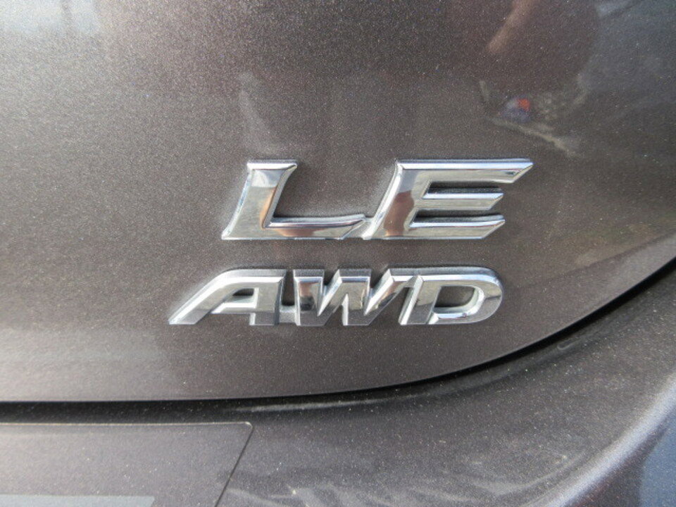 Used 2024 Toyota Camry LE image 5