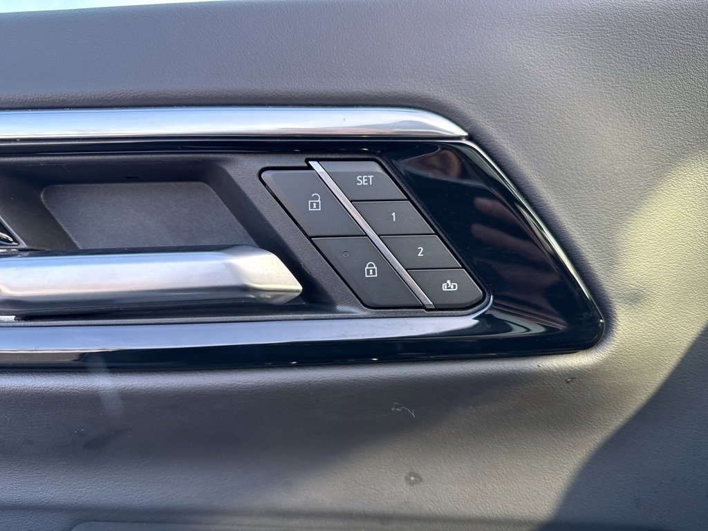 Used 2025 Chevrolet Tahoe Premier image 26