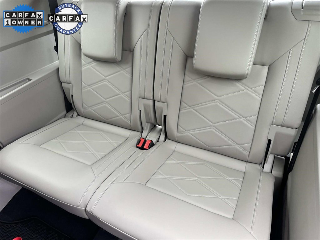 Used 2024 Volkswagen Atlas SE w/ Black Wheel Package image 18