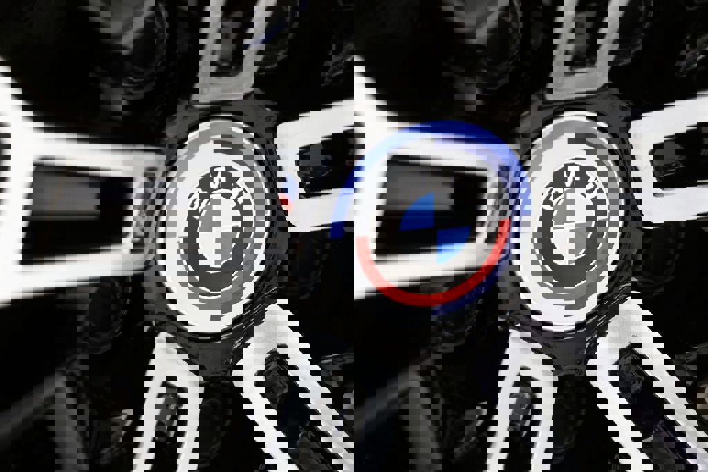 Used 2023 BMW M2 w/ Lighting Package image 13