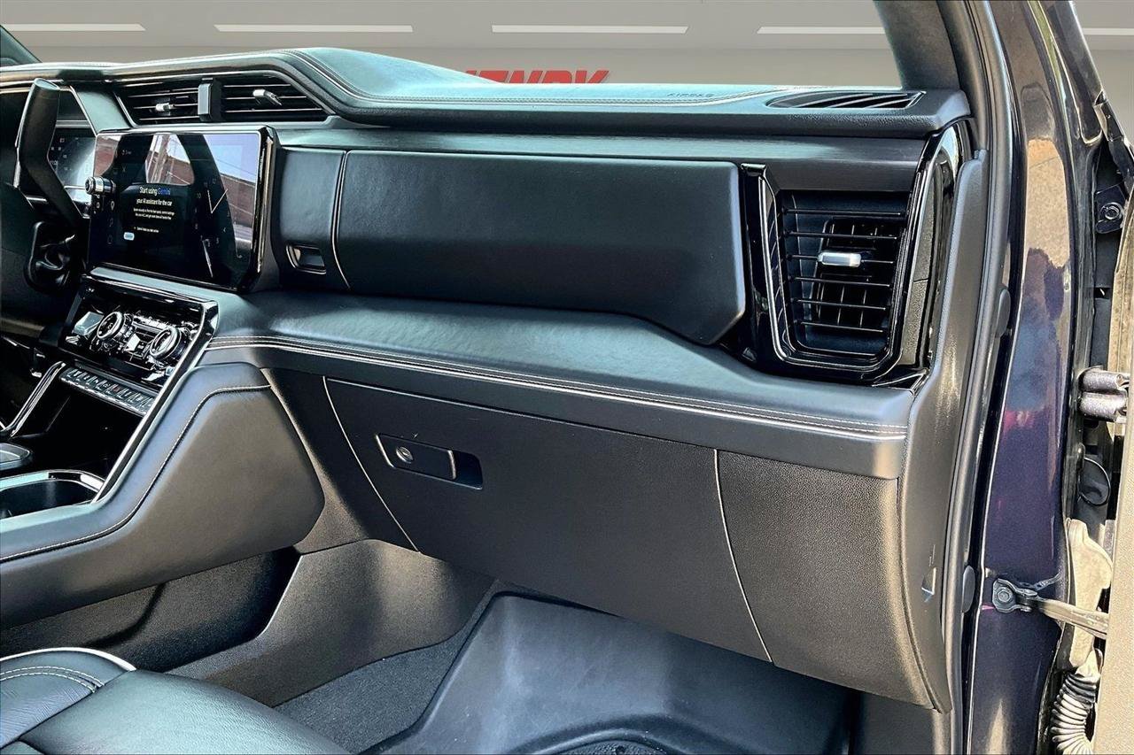 Used 2025 GMC Sierra 2500 AT4X AWD/4WD image 28
