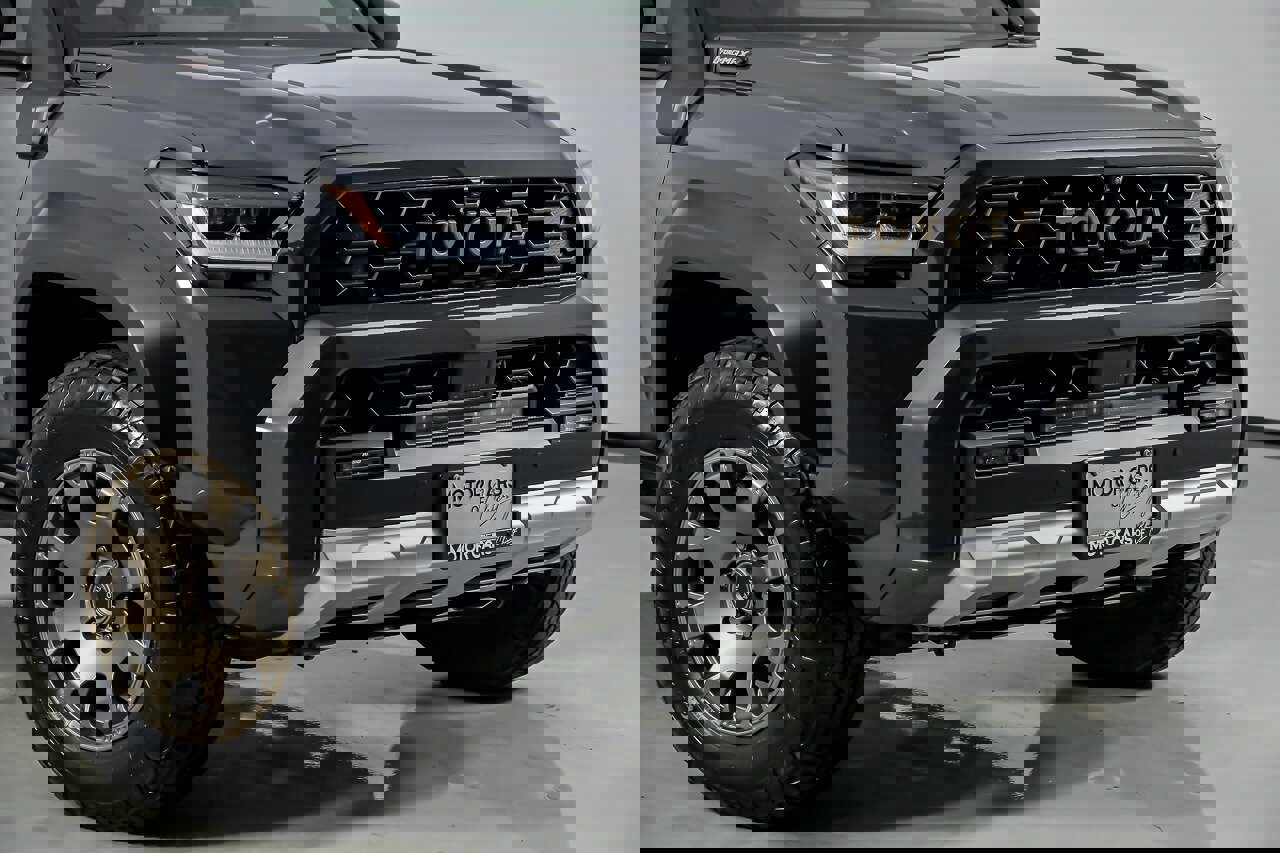 Used 2025 Toyota 4Runner Trailhunter image 3
