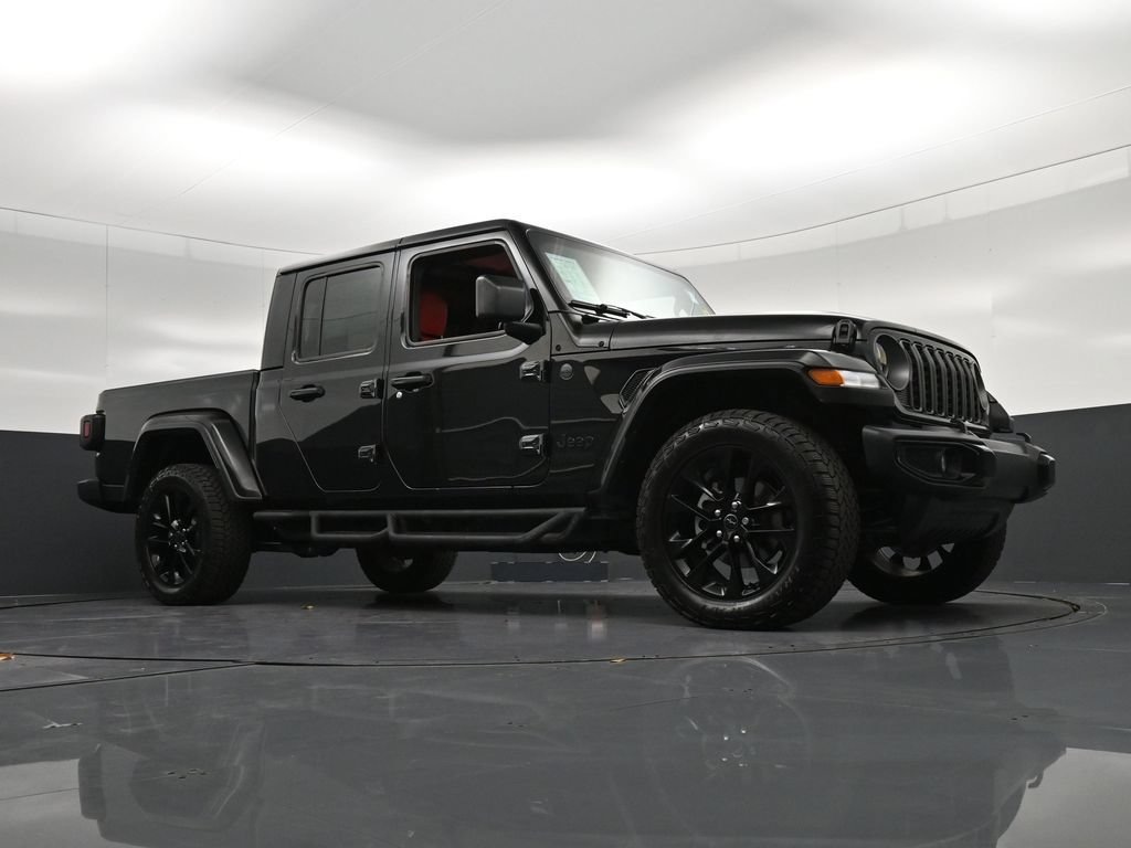 Used 2025 Jeep Gladiator Sport AWD/4WD image 28