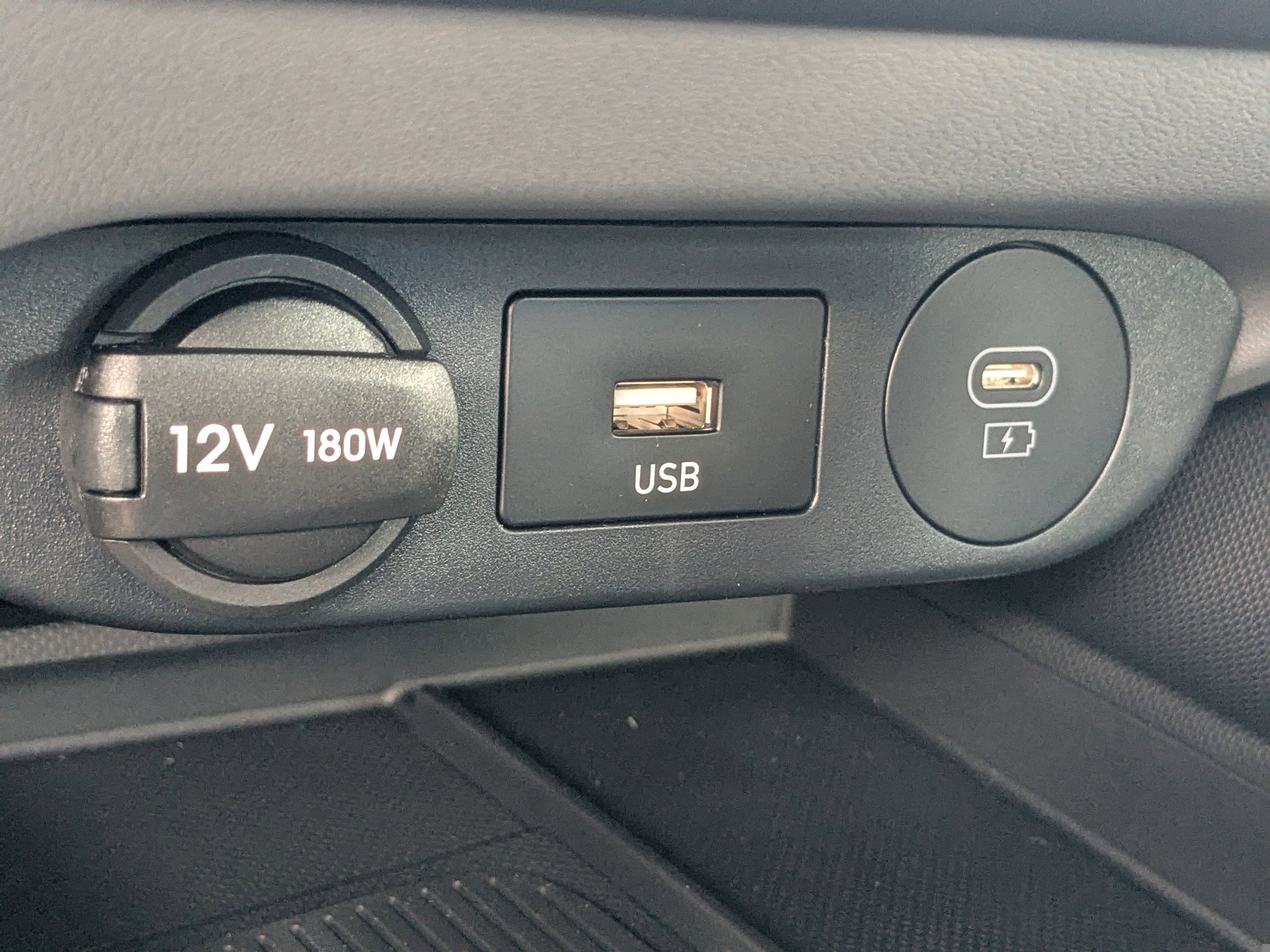 Used 2025 Hyundai Elantra Sport image 27