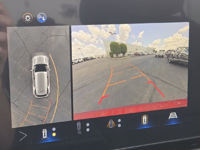 New 2026 Chevrolet Equinox LT w/ Safety and Technology Package FWD image 4