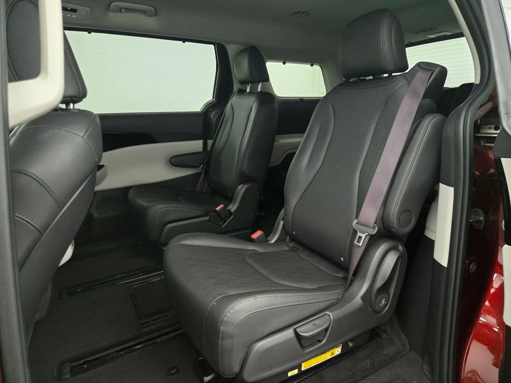 Used 2024 Kia Carnival SX image 36