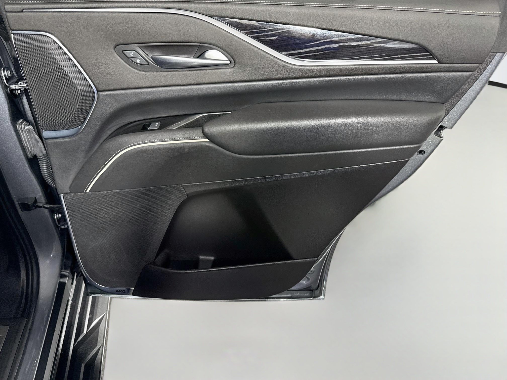 Used 2022 Cadillac Escalade Sport w/ Touring Package RWD image 28