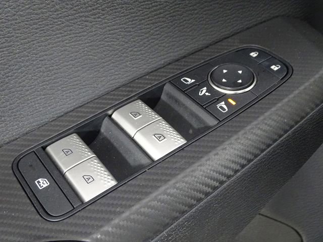 Used 2022 Mitsubishi Outlander SEL image 16