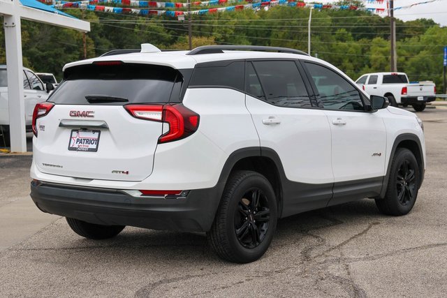 Used 2023 GMC Terrain AT4 image 3