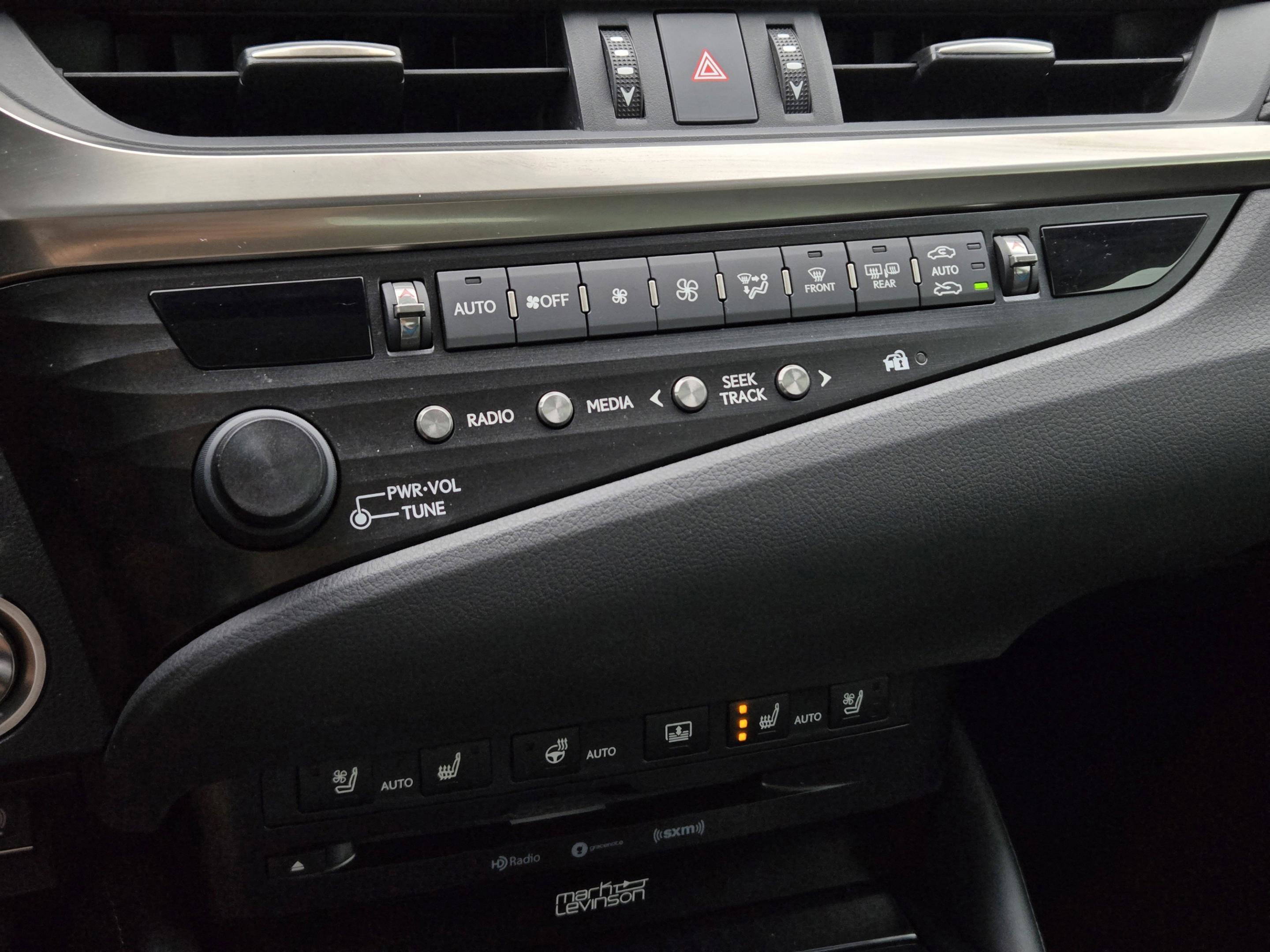 Used 2019 Lexus ES 350 Ultra Luxury FWD image 16