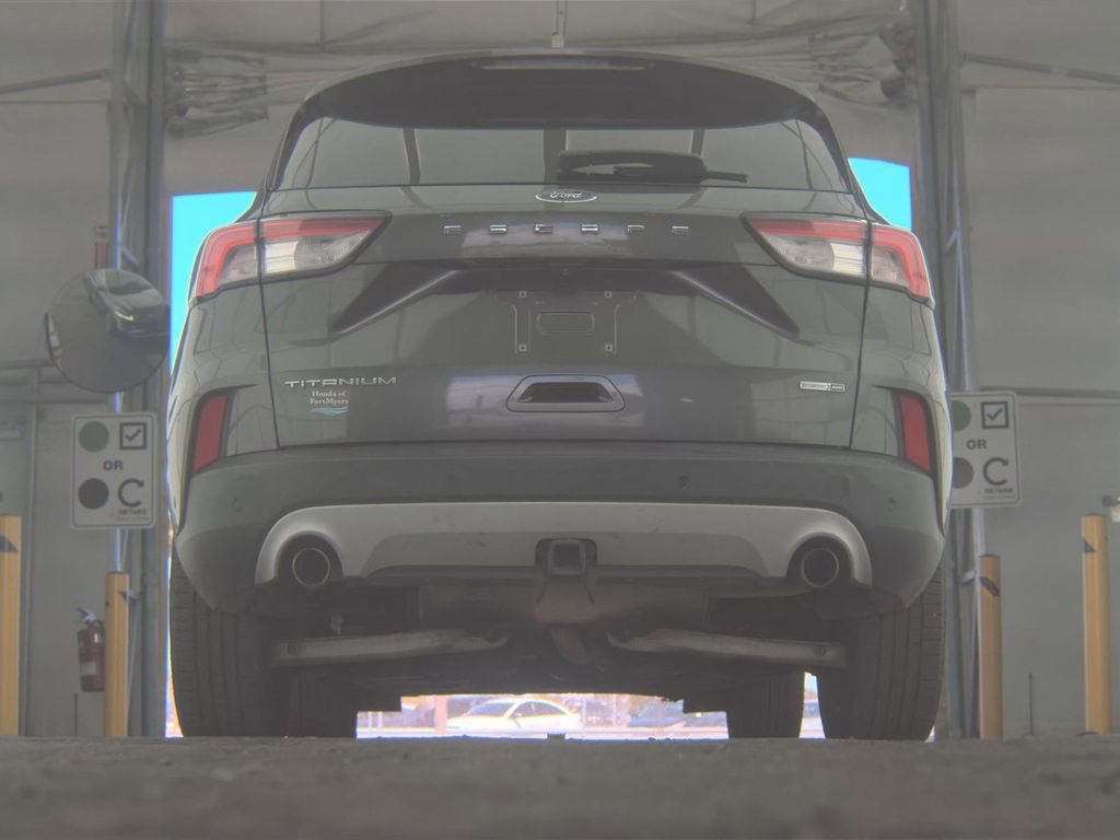 Used 2020 Ford Escape Titanium image 7