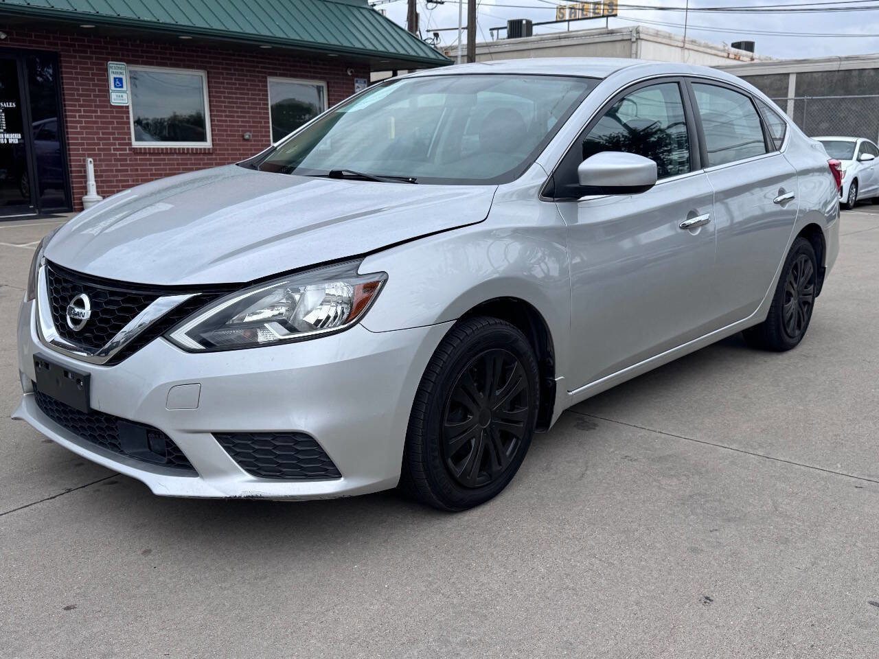 Used 2019 Nissan Sentra S FWD image 1