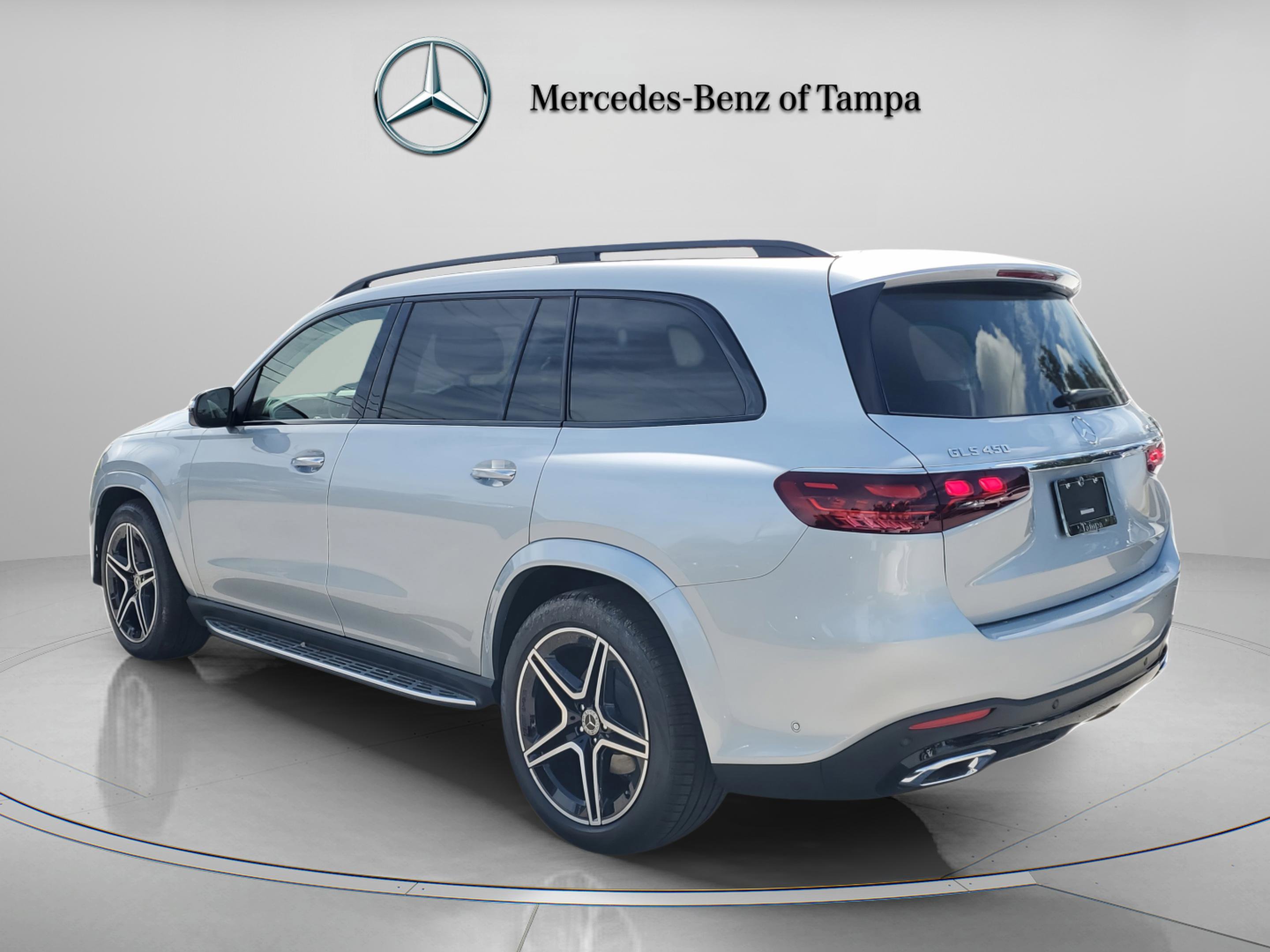 Used 2026 Mercedes-Benz GLS 450 4MATIC image 3