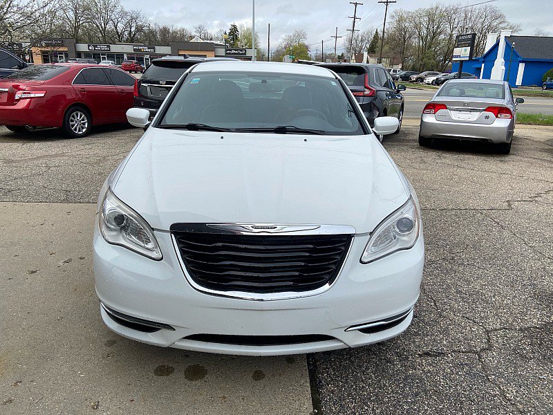 Used 2012 Chrysler 200 S FWD image 7