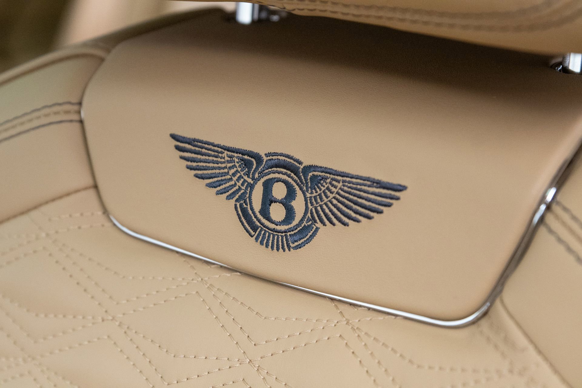 New 2026 Bentley Flying Spur Plug-In Hybrid AWD/4WD image 18