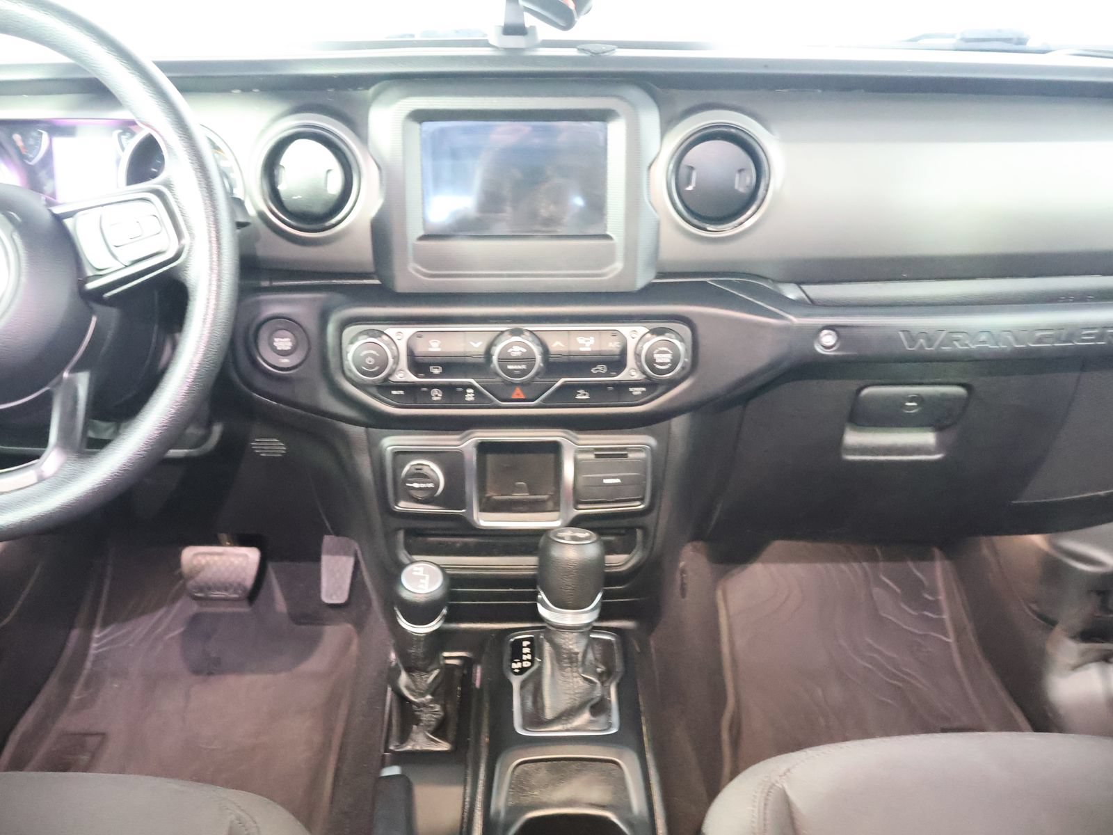 Used 2022 Jeep Wrangler Unlimited Sport AWD/4WD image 25