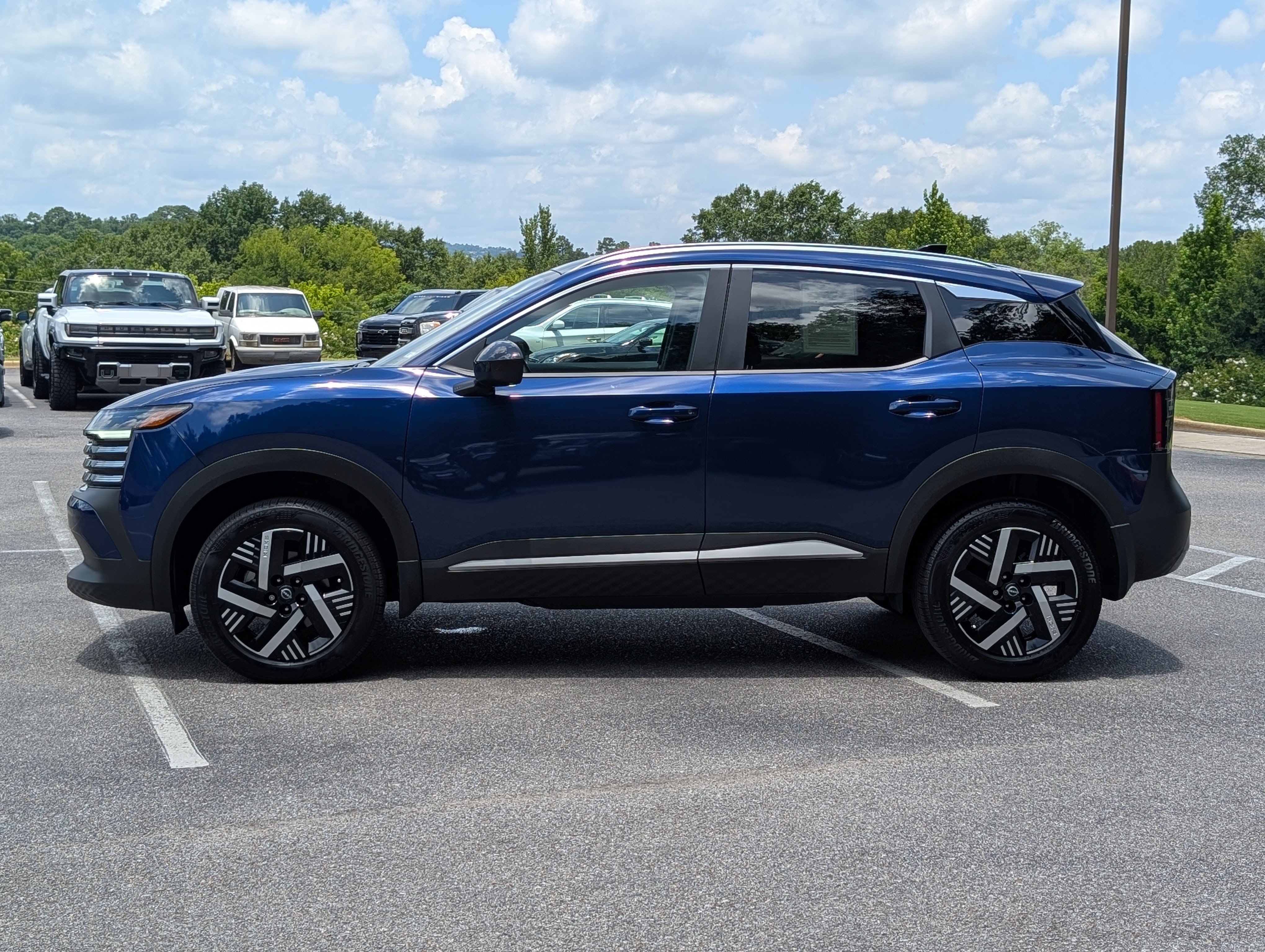 Used 2026 Nissan Kicks SV FWD image 6