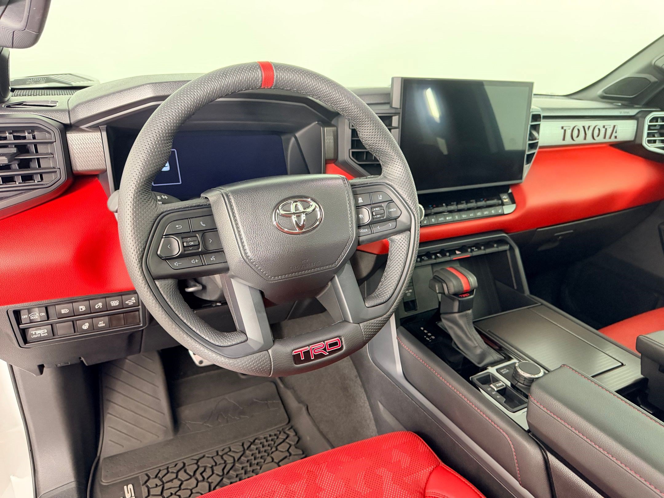 Used 2025 Toyota Sequoia TRD Pro AWD/4WD image 4