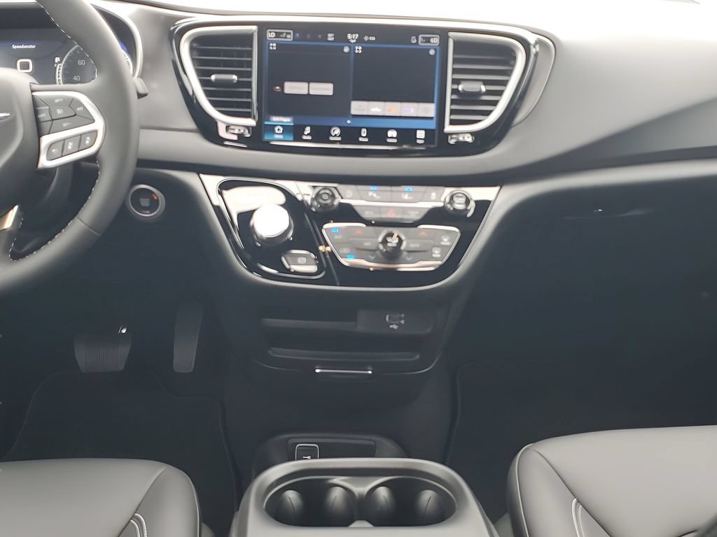 New 2026 Chrysler Voyager LX FWD image 28