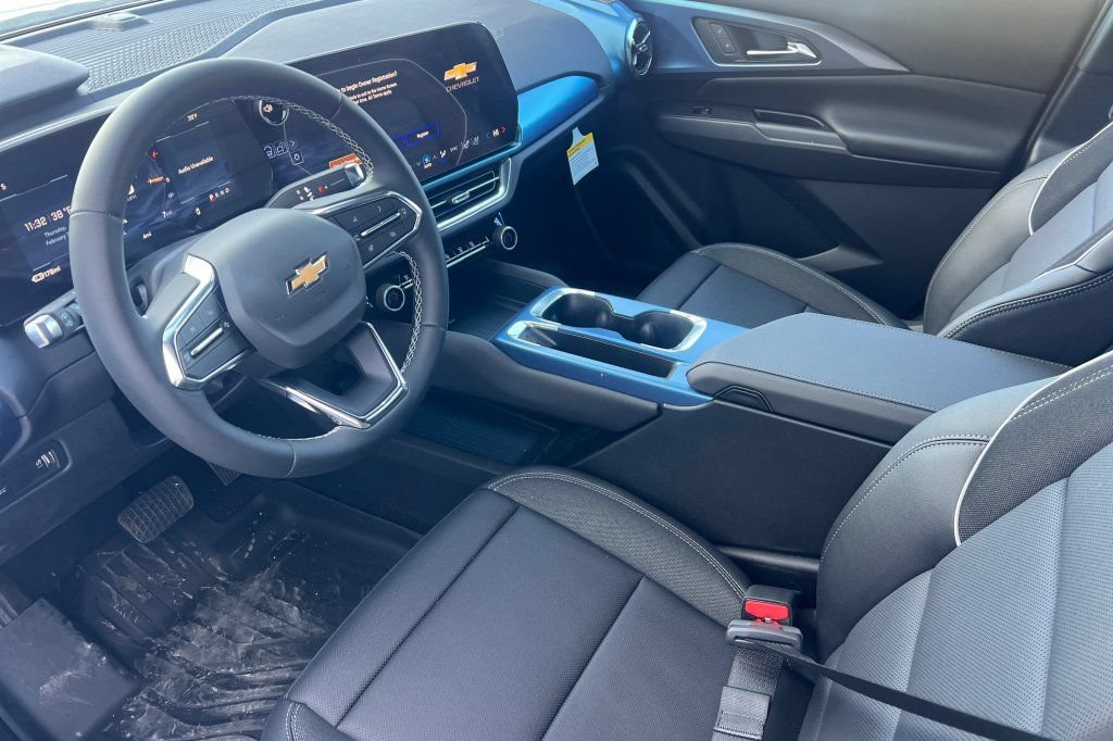 New 2026 Chevrolet Equinox EV LT w/ Convenience Package II FWD image 7